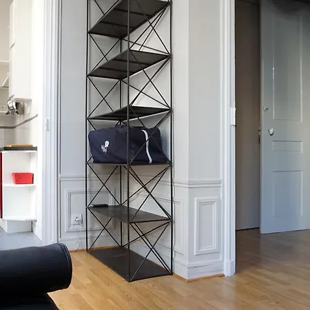 Rue Paul Valery 16 Apartment Paris